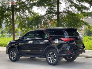 Xe Toyota Fortuner 2.4G 4x2 AT Legender 2021
