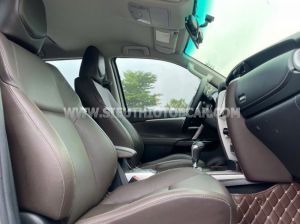 Xe Toyota Fortuner 2.7V 4x2 AT 2018
