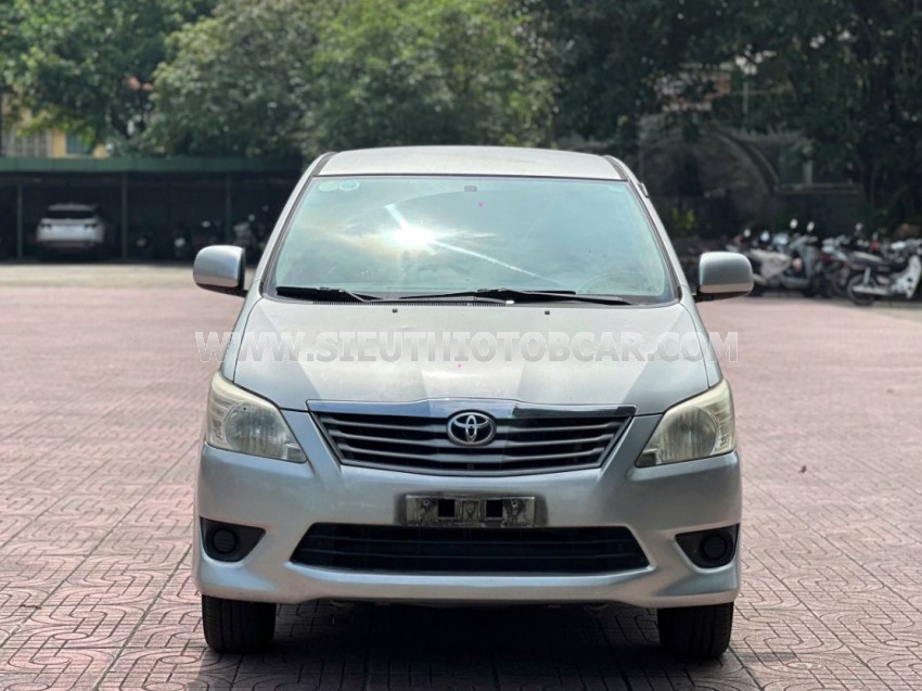 Toyota Innova 2.0E 2013