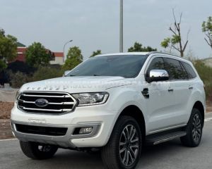 Xe Ford Everest Titanium 2.0L 4x4 AT 2018