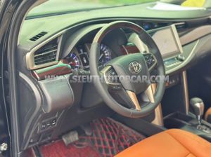 Xe Toyota Innova 2.0 Venturer 2018