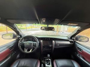 Xe Toyota Fortuner 2.4G 4x2 AT Legender 2021