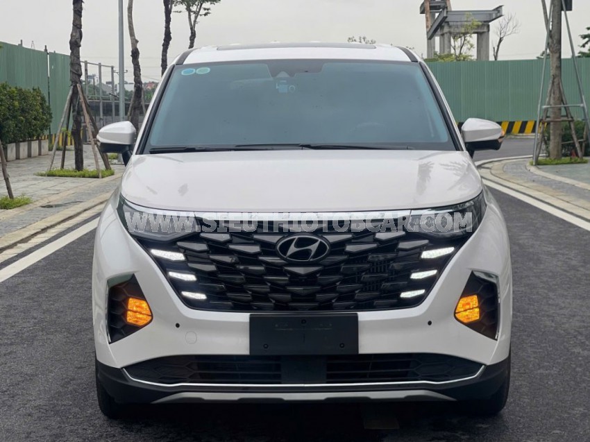 Hyundai Custin Cao Cấp 2.0T 2024