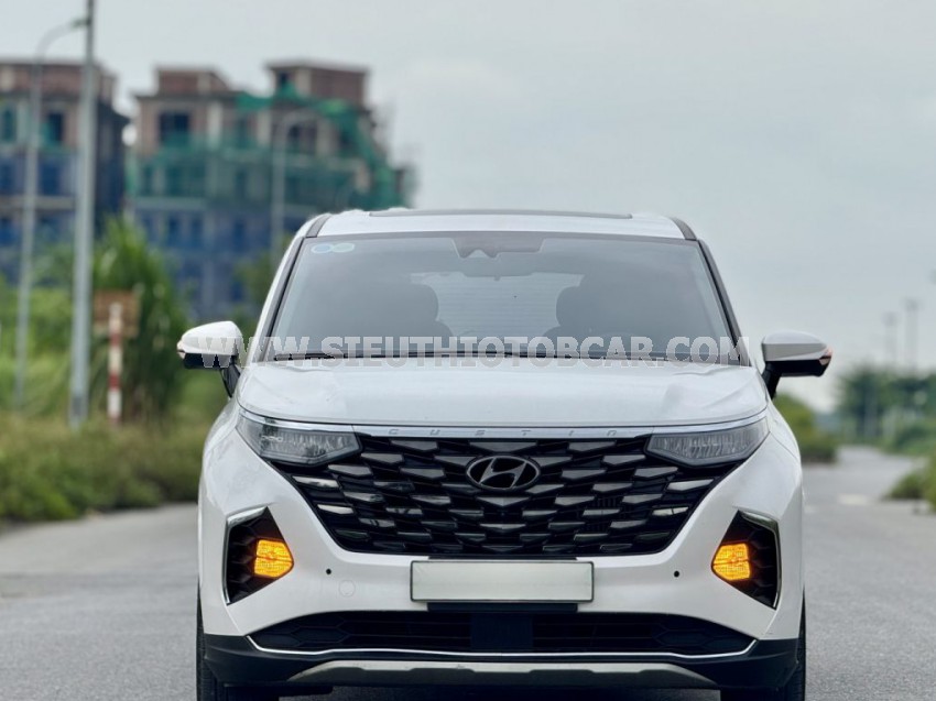 Hyundai Custin Cao Cấp 2.0T 2024