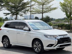 Xe Mitsubishi Outlander 2.0 CVT 2022